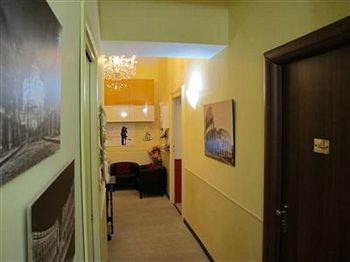 Alojamento de Acomodação e Pequeno-almoço Hold - Luxury 2*